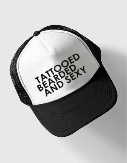 Καπέλο μαύρο Trucker Beechfield με στάμπα Tattooed, bearded and sexy