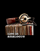 Μπλουζάκι με στάμπα Life in analogue