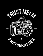 Μπλουζάκι με στάμπα Trust me I am a photographer