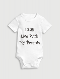λευκό παιδικό φορμάκι με στάμπα Still live with my parents